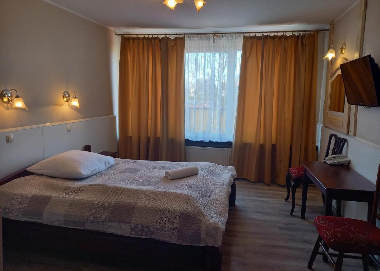 Dworek Staropolski Poznań Exteriör bild