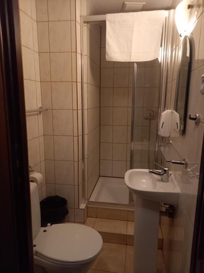 Dworek Staropolski Poznań Exteriör bild
