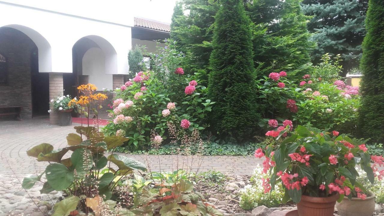 Dworek Staropolski Poznań Exteriör bild